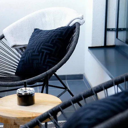 Luxury City-center In - Parking Included براتسيلافا