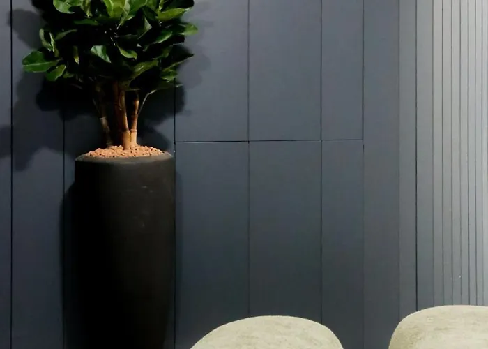 Luxury City-center In - Parking Included