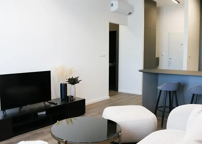 Luxury City-center In - Parking Included Pozsony