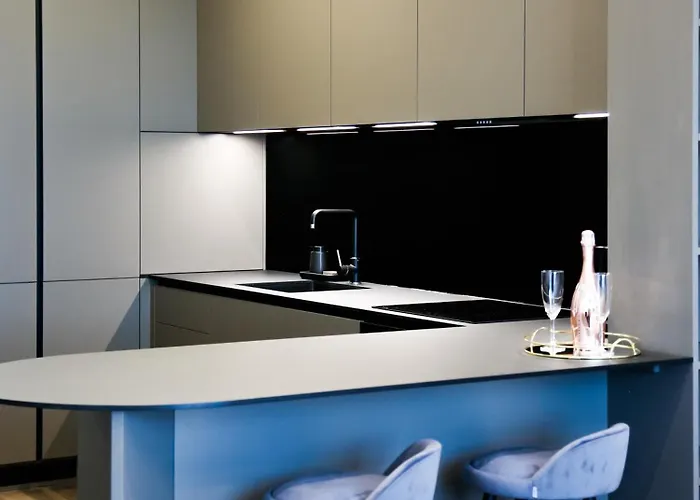 Luxury City-center In - Parking Included Apartman