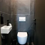 Luxury City-center In - Parking Included Apartment Bratislava