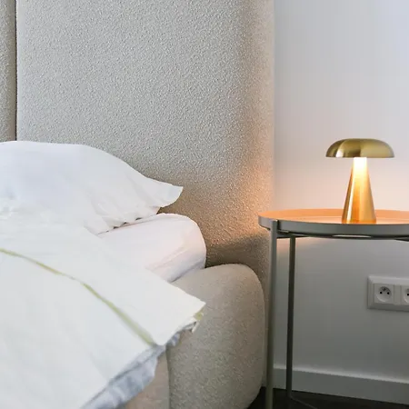 Luxury City-center In - Parking Included Apartment